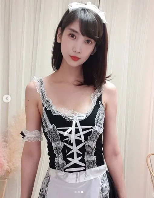 leezy黑白女仆风服饰造型写真