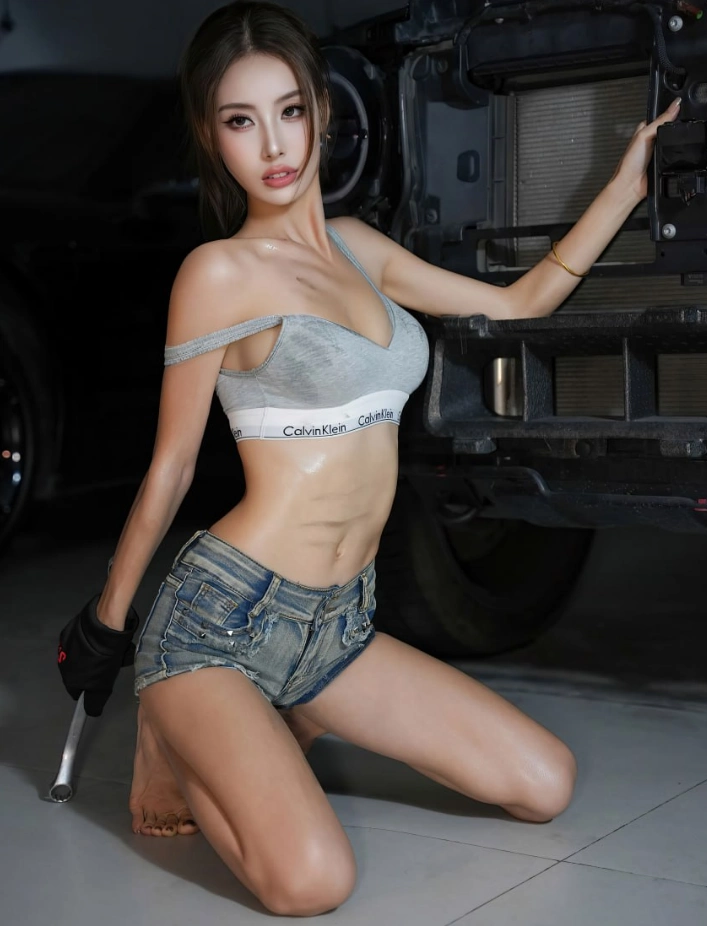 lingyu69灰色上衣牛仔短裤车内写真