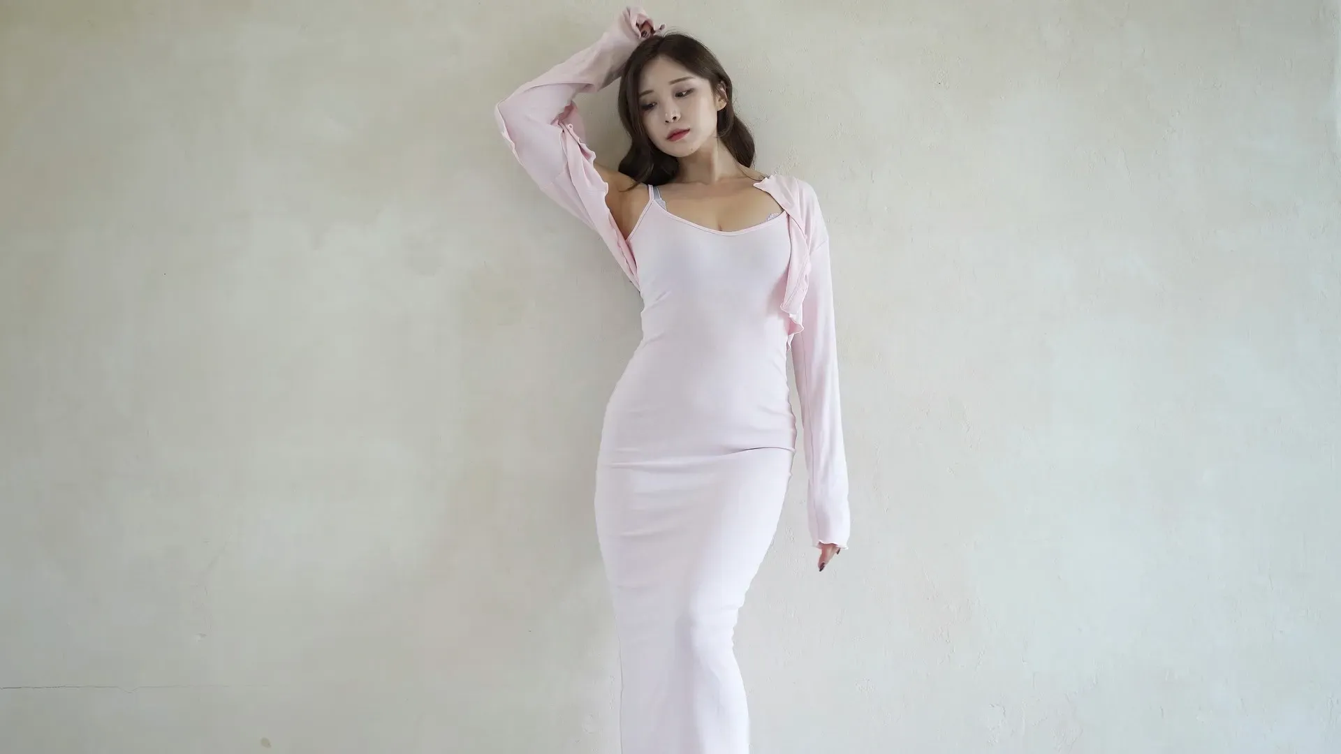 GGotBBang白色服装室内站姿摄影