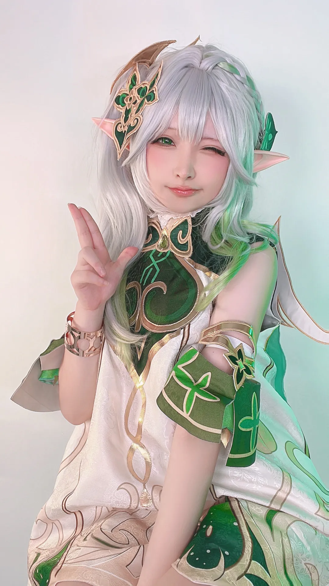 樱梨梨Eriri绿色精灵Cosplay手势姿态照片