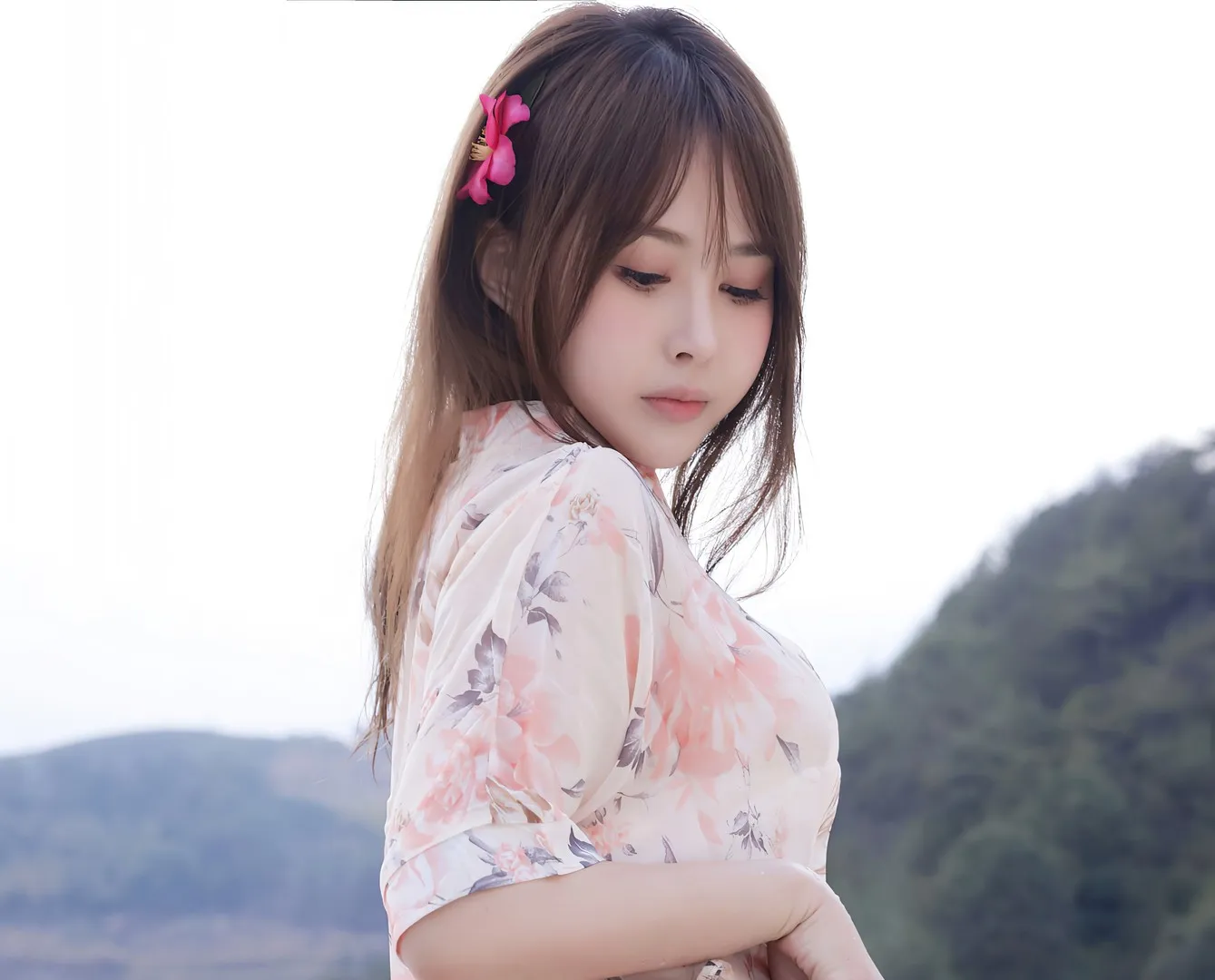 Evelyn艾莉是谁？个人资料、别名和代表作品整理