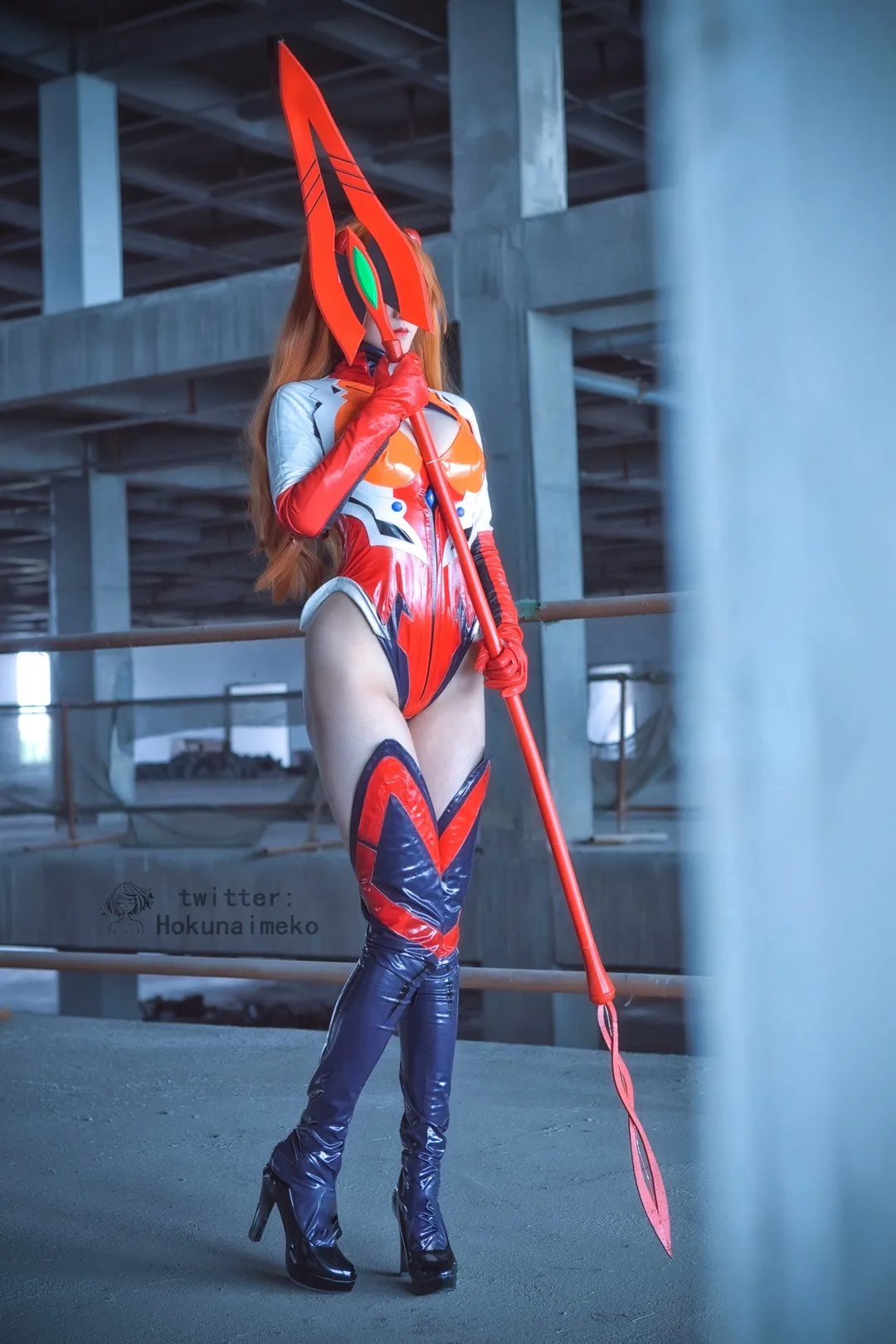 Hokunaimeko北乃芽子红色Cosplay服装建筑场景写真
