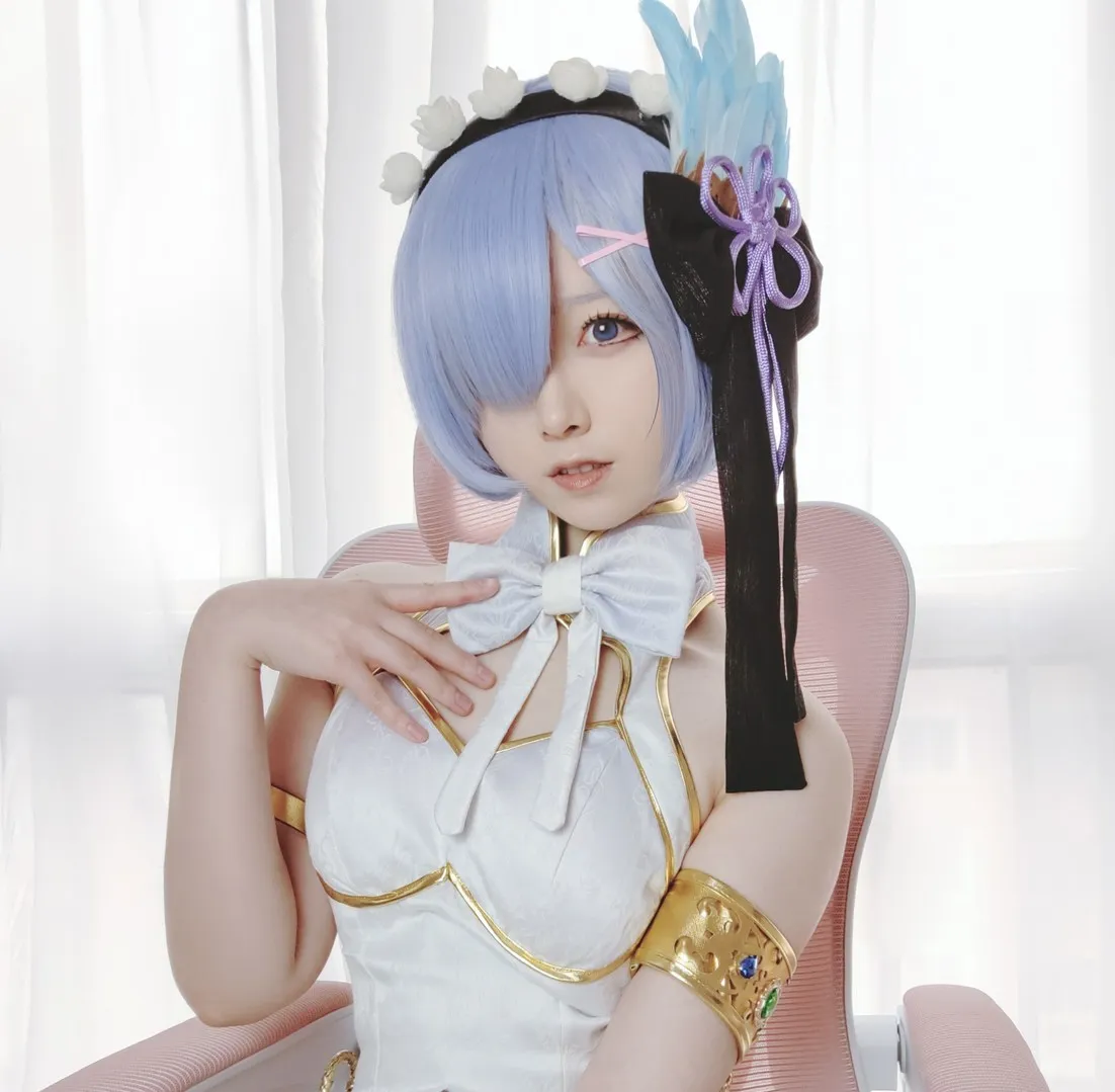 Asagiriai(愛ちゃん)蓝色假发白色服装照片