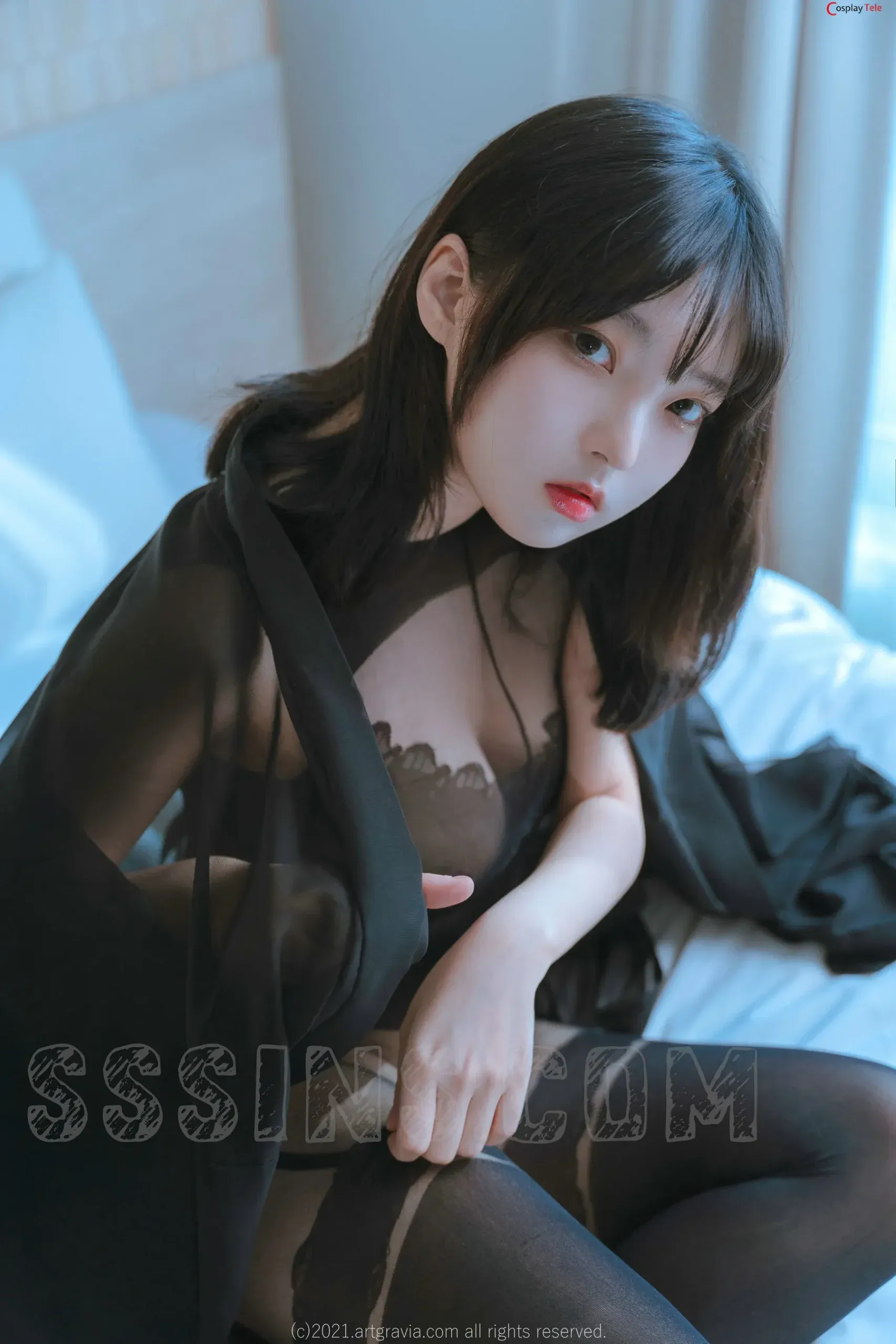 ARTGRAVIA黑色服饰长发近景人像图片