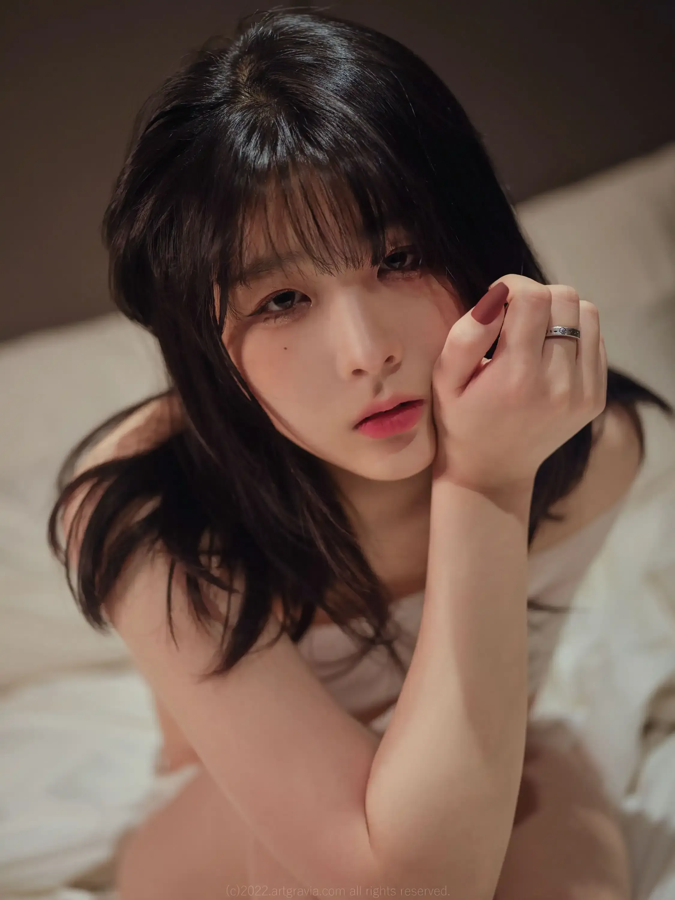 JangJoo(Isabella)장주暖色背景床面近景人像