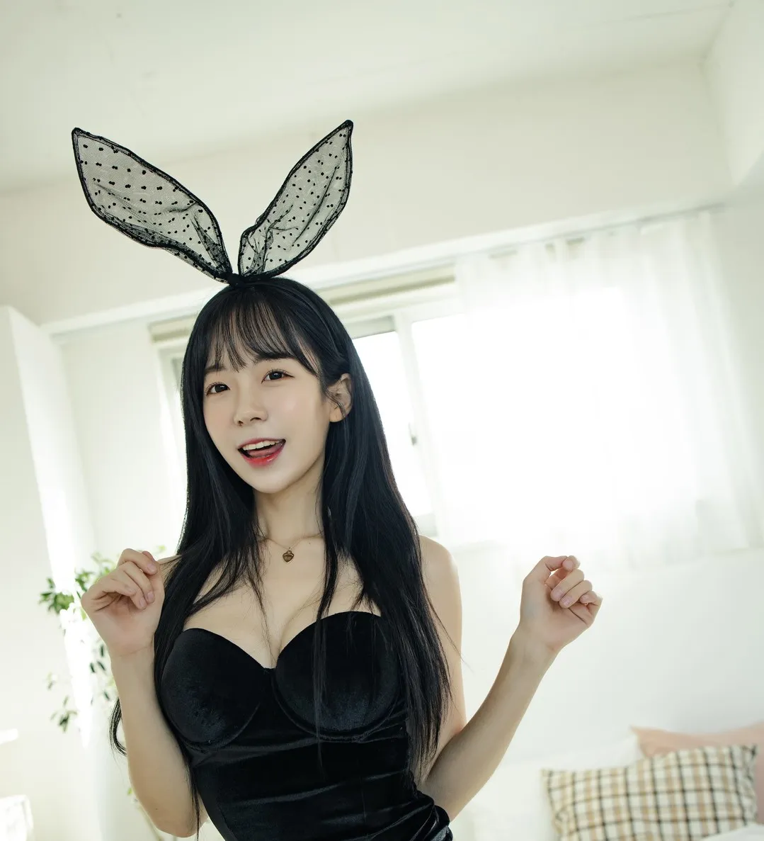 Leeesovely(李素英)쏘블리是谁？个人资料、名称写法和代表作品整理