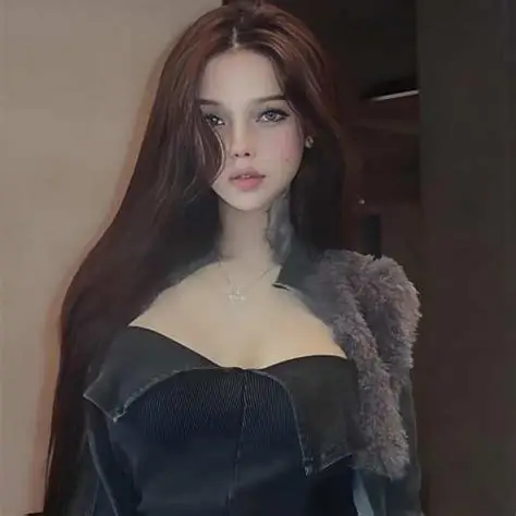 大佬甜Giovanna黑色服装长发造型与暗色空间