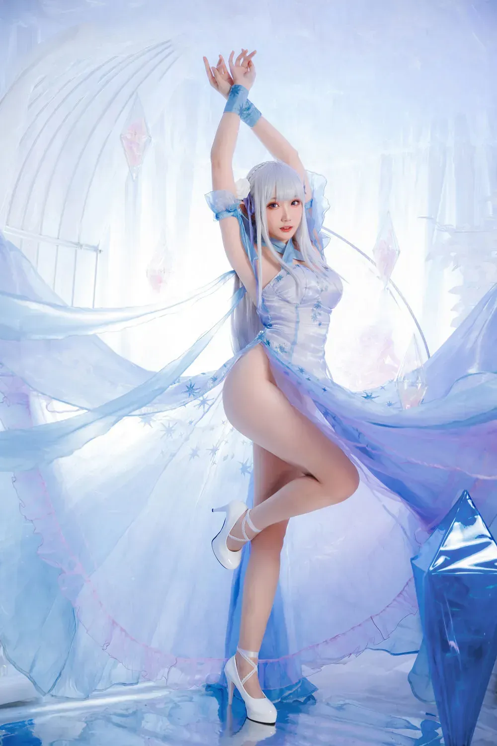 Sayako白色幻想服装Cosplay照片