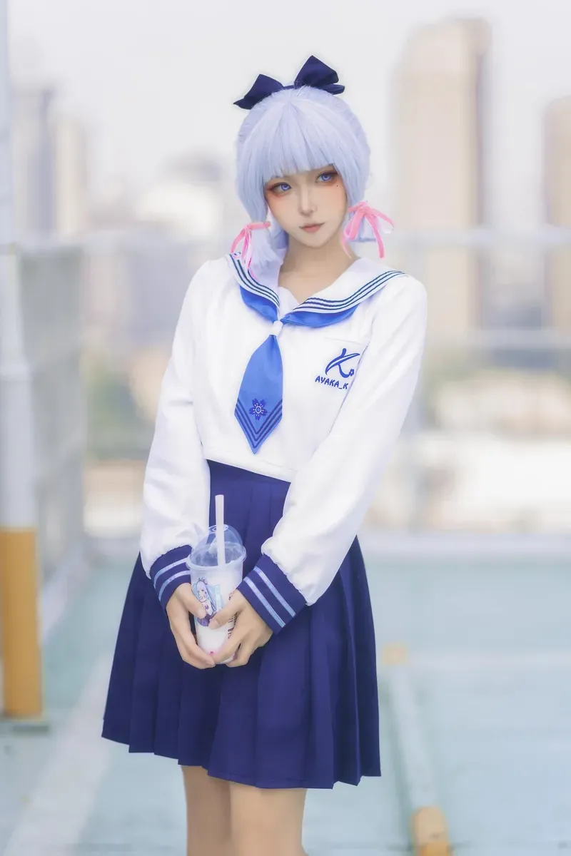 Seya狮砸蓝白水手服cosplay造型图片