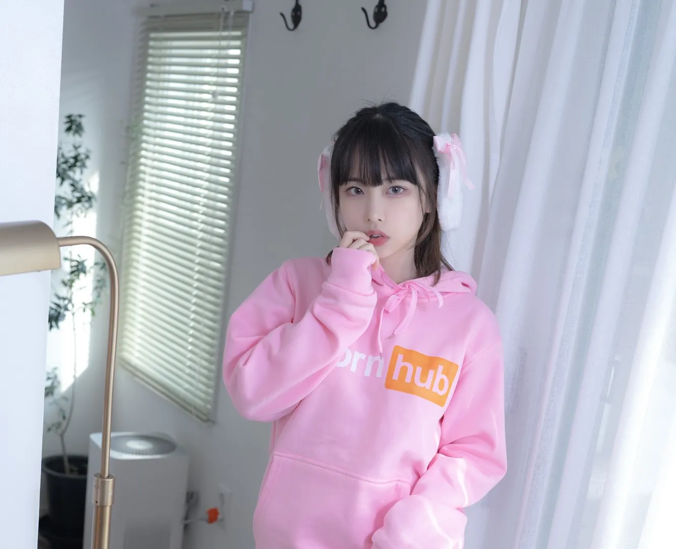 Uhye(이유혜)粉色服装室内写真