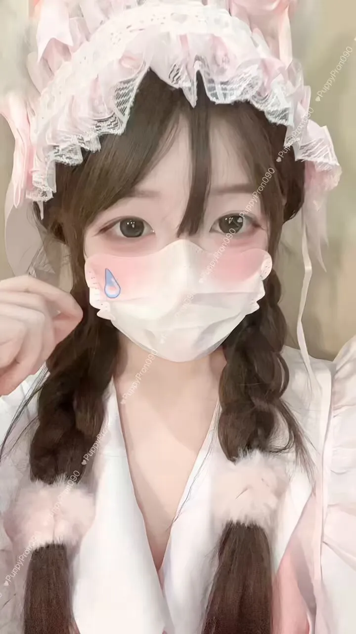 nide_xiaogou白色服装头饰主题人像照片
