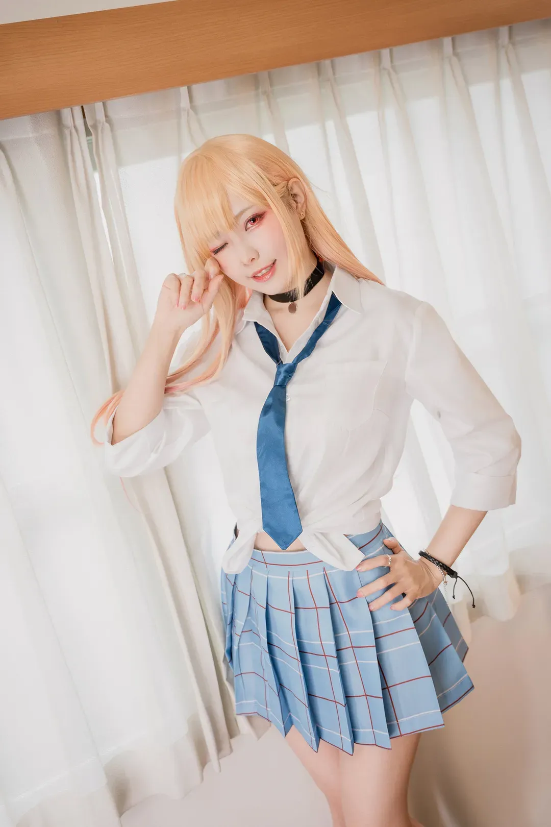 ElyEE子白色长发蓝色领带制服COS造型