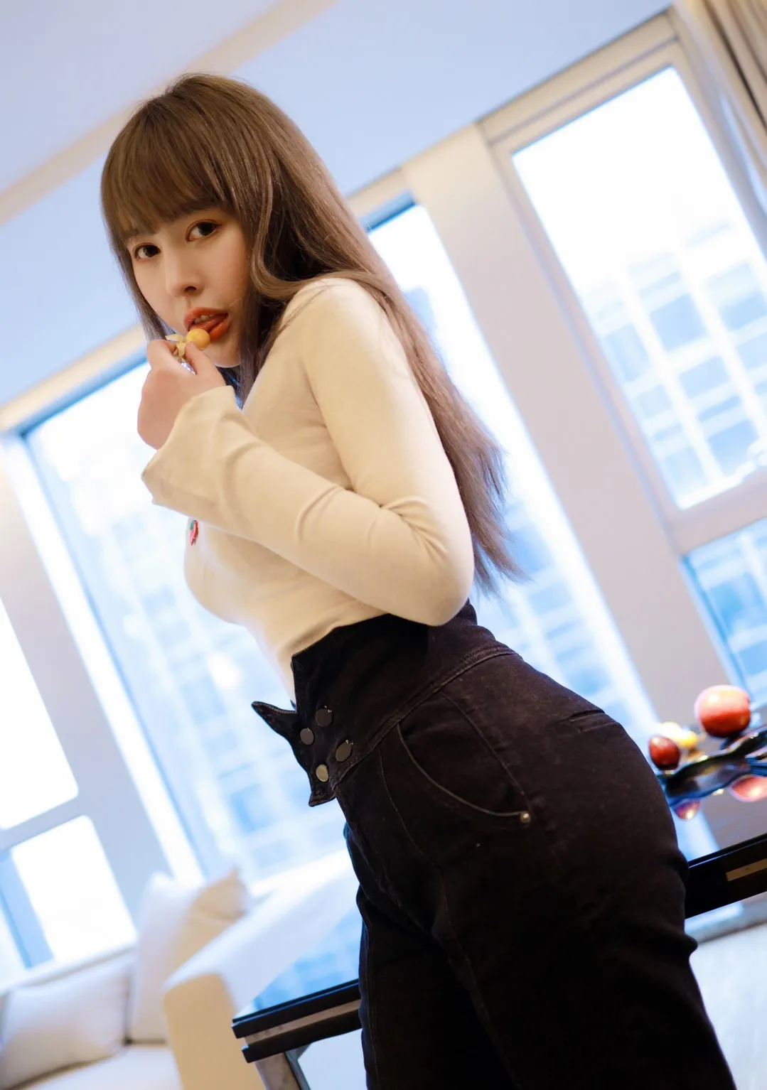 Evelyn艾莉长发白色服装室内摄影