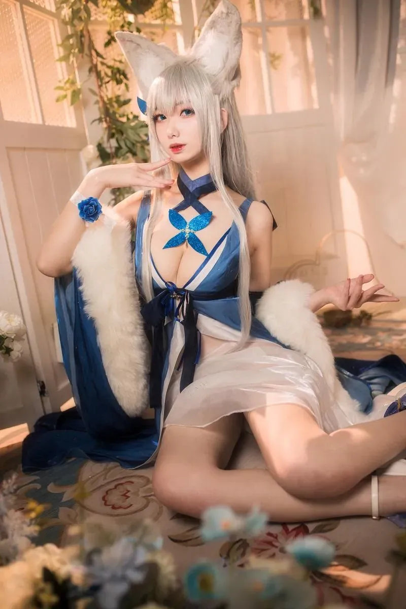 在下萝莉控ii白发蓝色服装cosplay照片