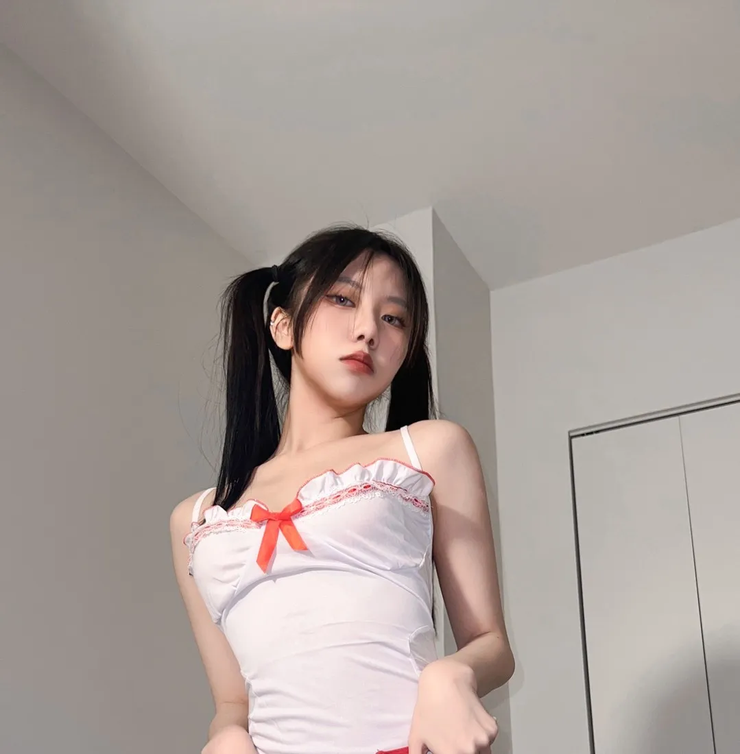 果咩酱w白色服装室内写真照片