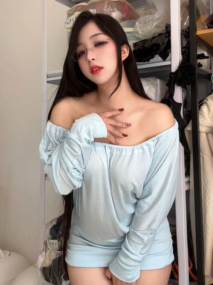 呆米（八酱）浅色服饰长发造型照片