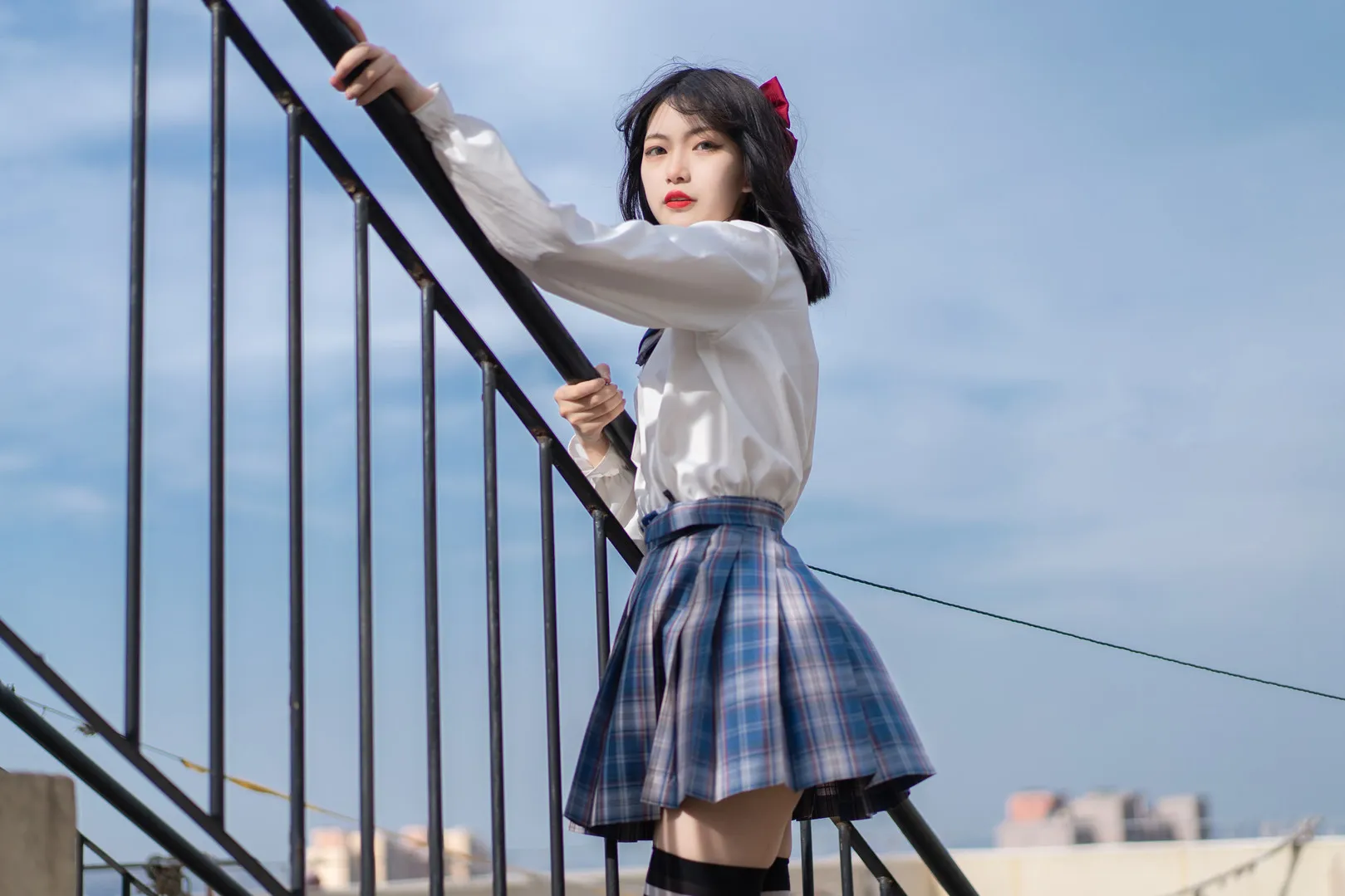 梨瑾瑾户外制服造型照片