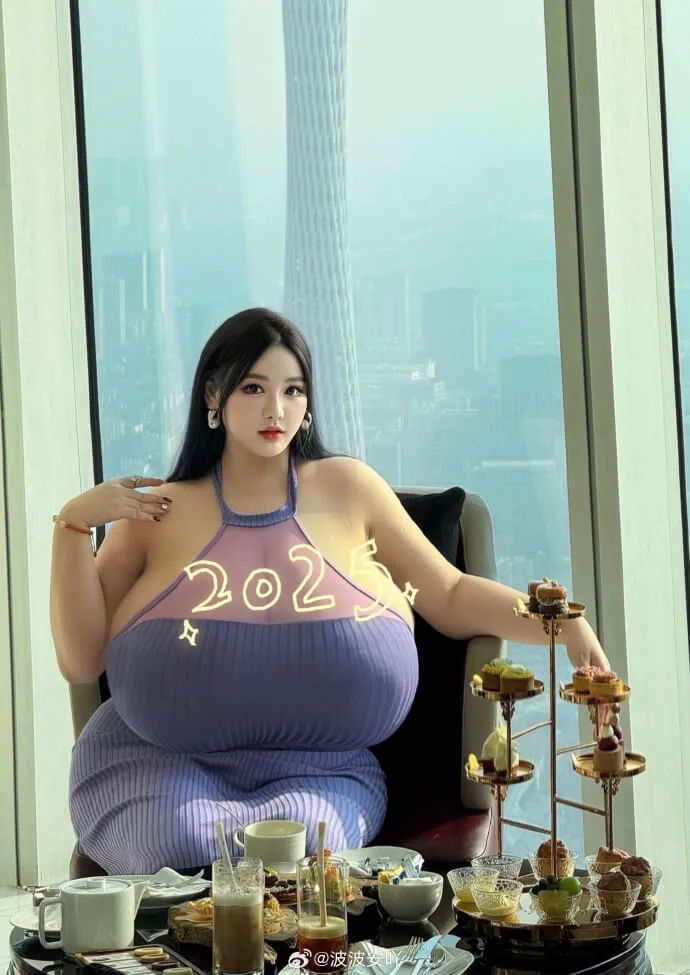 波波安吖窗边紫色服饰室内造型照片
