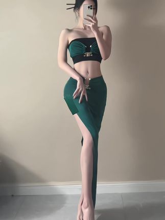 瑾一绿色服装自拍造型图片
