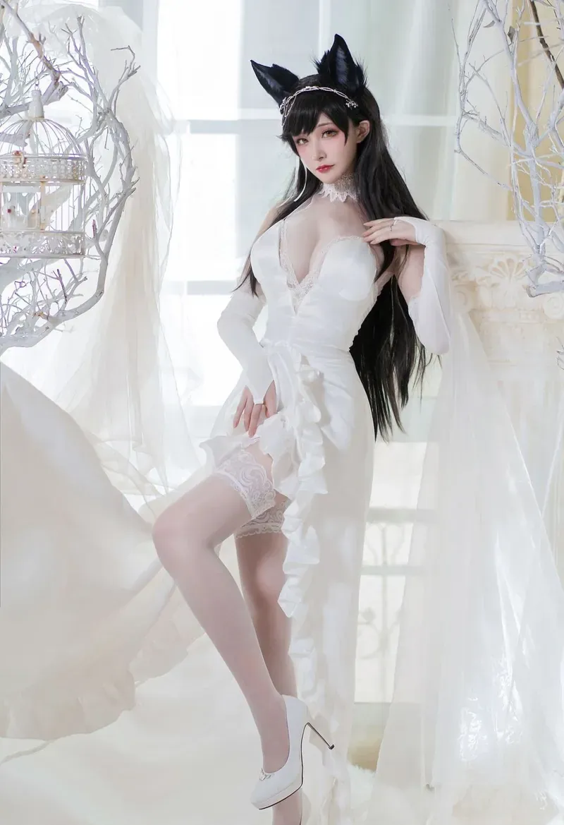 狐玖玖黑发猫耳白色服装造型照片