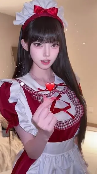 KeyKeyKiYoMi红白配色服装造型照片