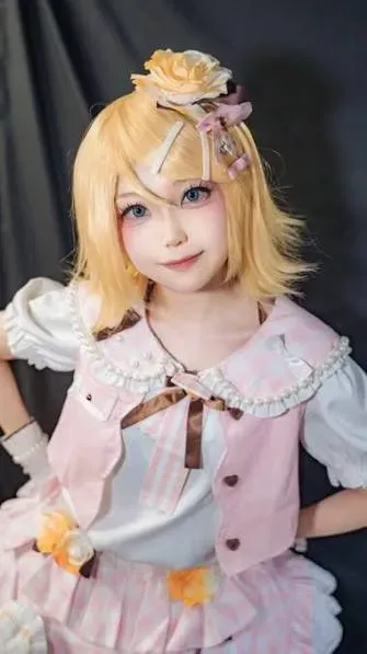 KeyKeyKiYoMi浅粉色角色风格服装照片