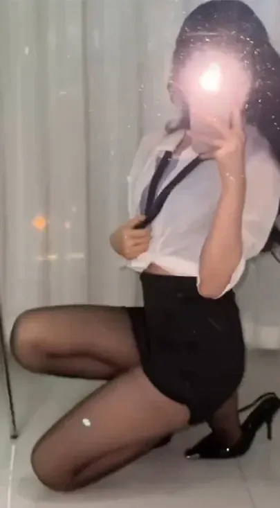 王昭君 黑白配色服装造型图片,室内灯光环境