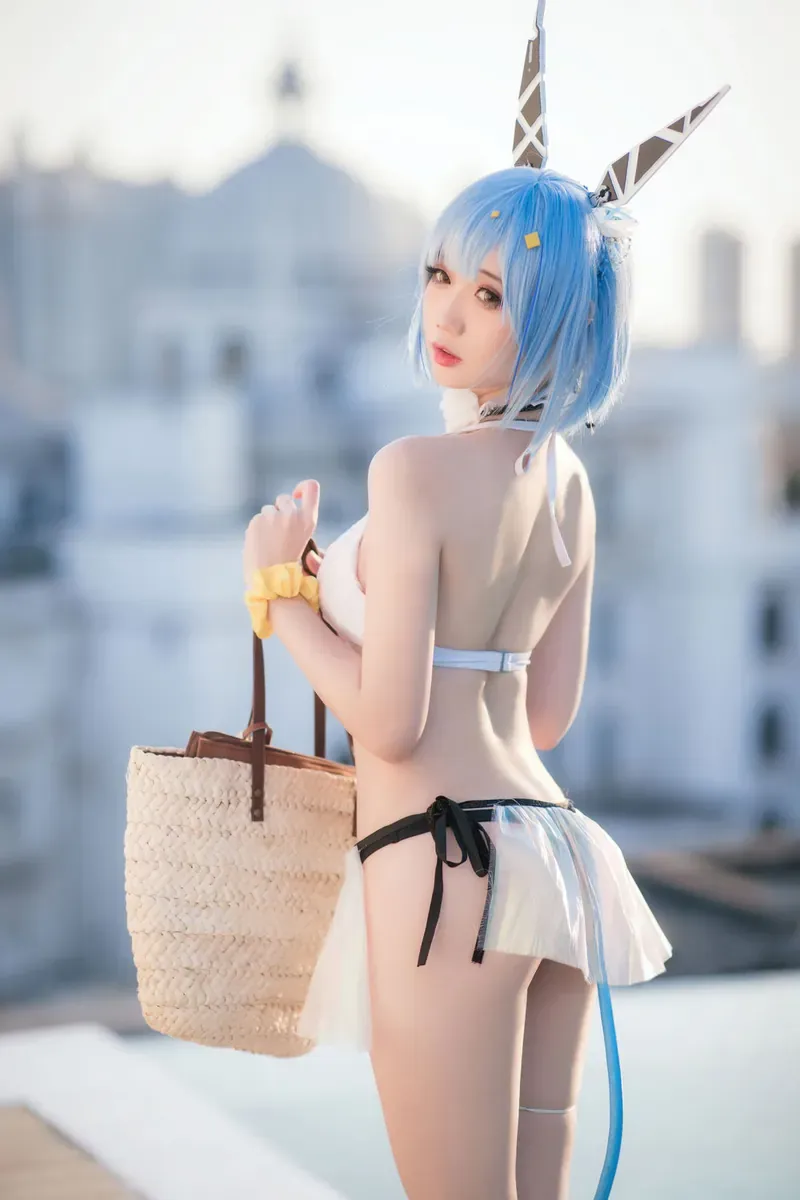 橙喵蕾姆短发女仆装室内直立画面