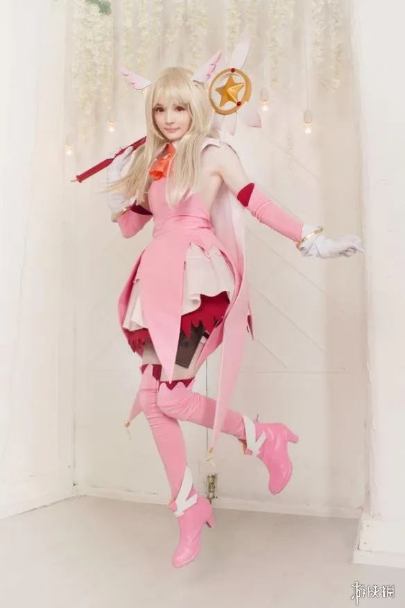 RocksyLight粉色Cosplay服装造型预览