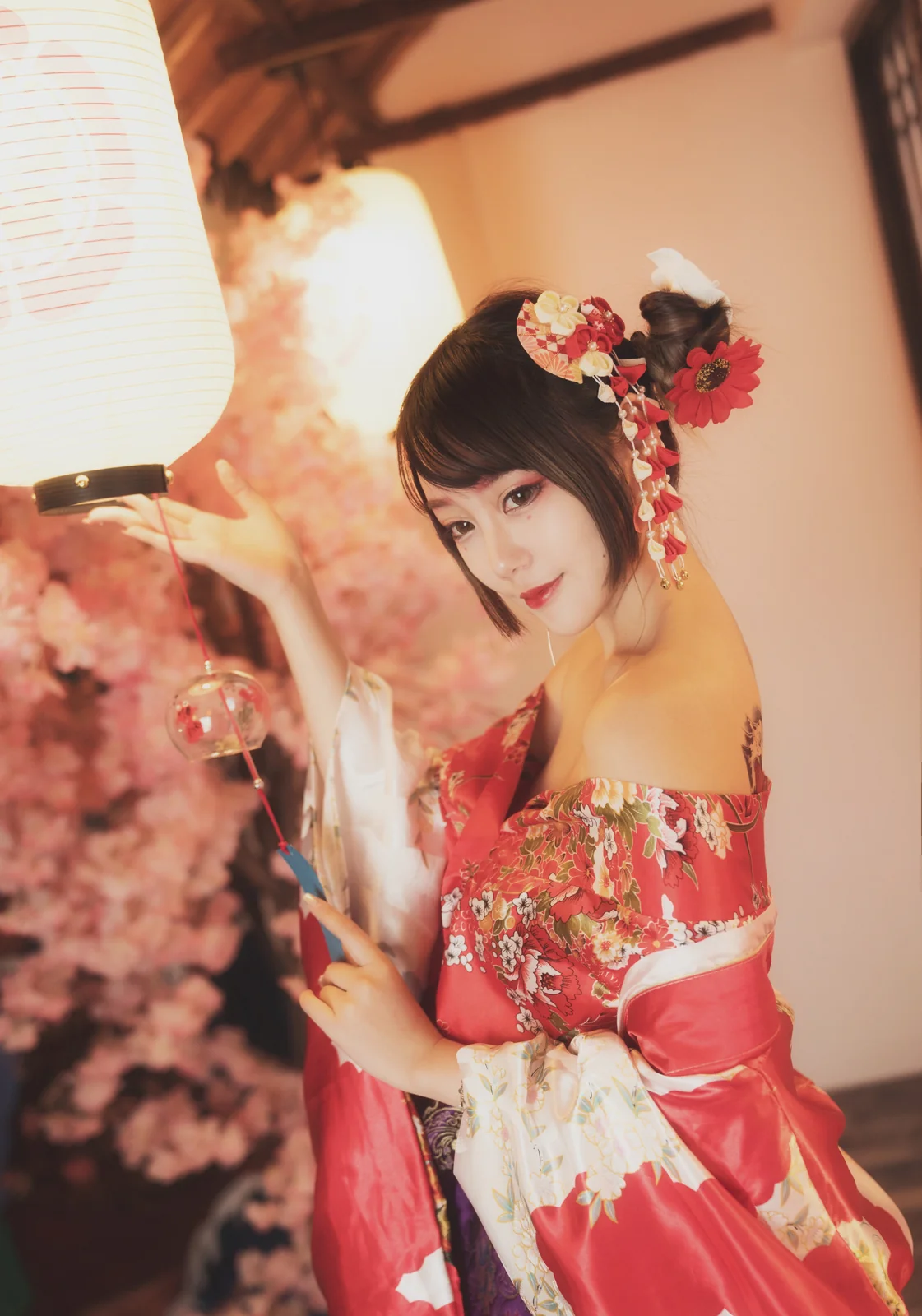 halo_酱 Coser halo_酱红色传统风格服饰造型照片