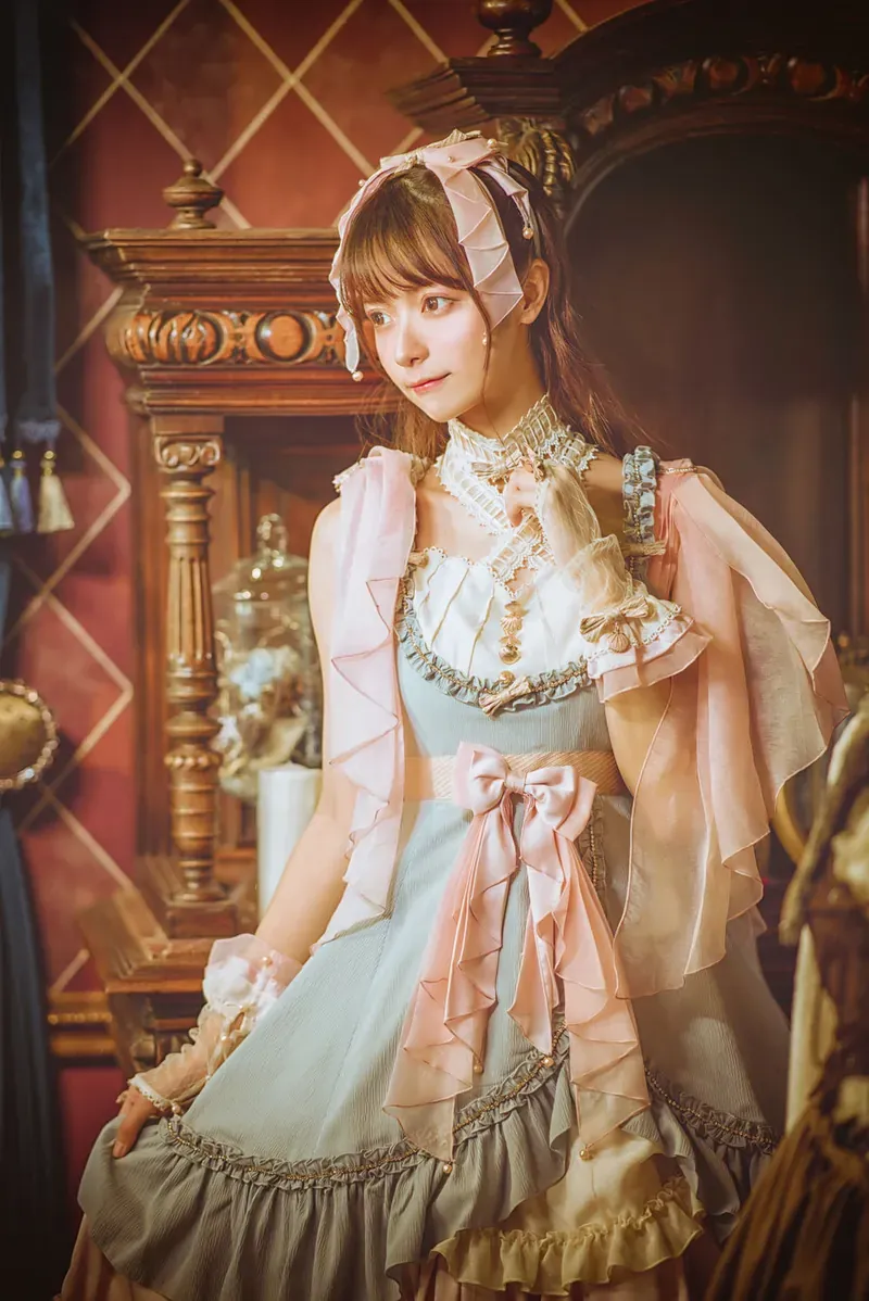 绮里嘉ula个人资料档案:主线题材、写真图集与作品目录整理